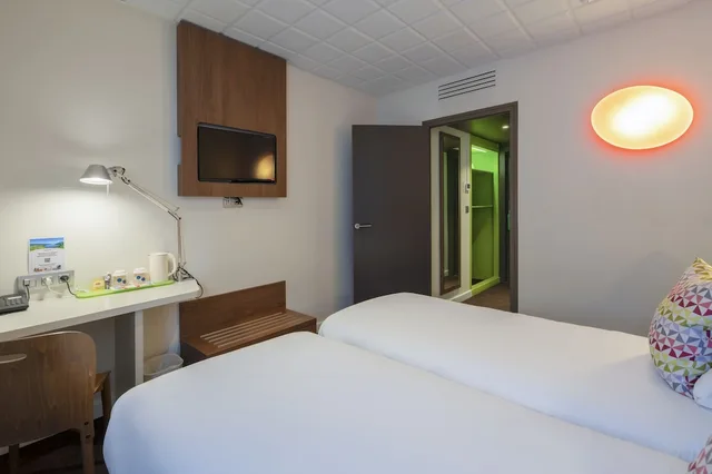 Adjoining, 2 Double Beds، Campanile Annecy Centre - Gare 2/5