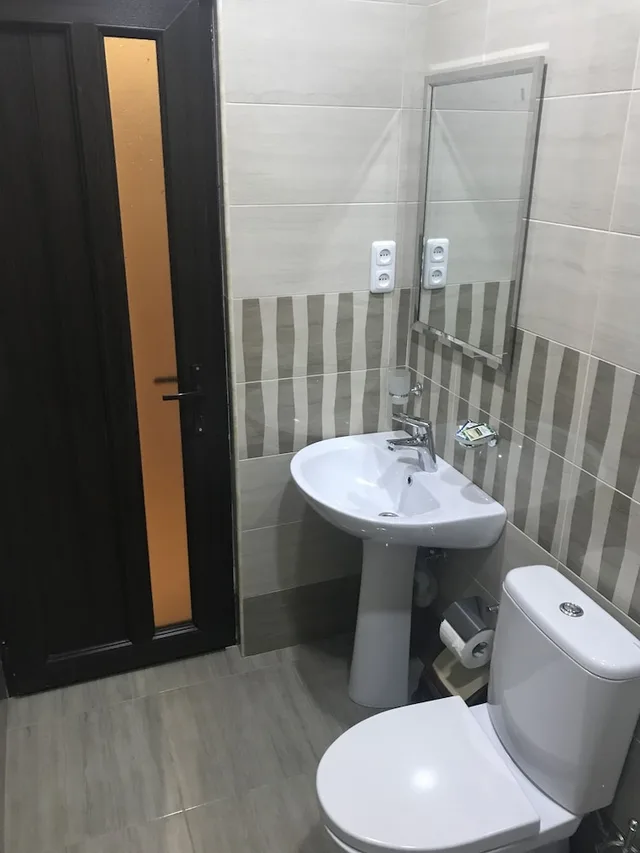 Family, 1 Queen and 1 Single Bed, Capital Hotel 4/5