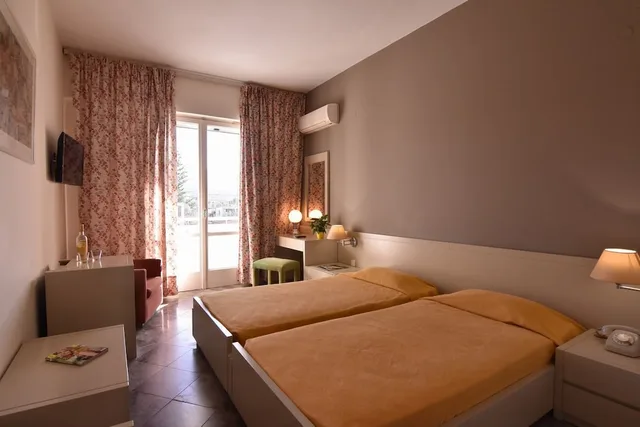غرفة قياسية بسريرين منفصلين، Mantenia Hotel 4/9
