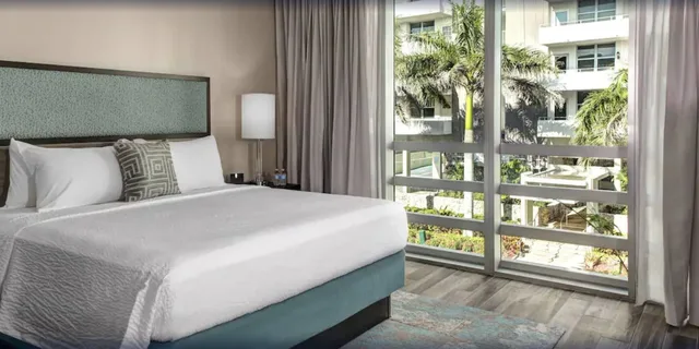 1 Bedroom, Suite, King Bed, Residence Inn Miami Beach Surfside 1/2