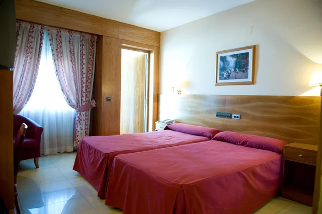 Room, Double or Twin Bed, Hotel La Maruxina 1/8