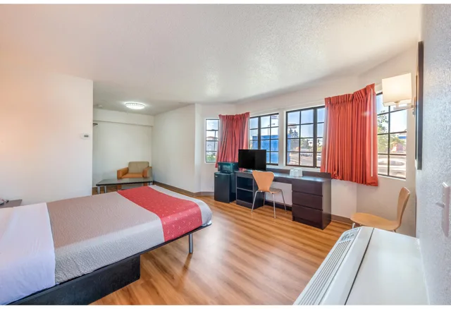 1 Queen Bed - ADA/RI Shower، Motel6 Fairfield, CA - North 6/10