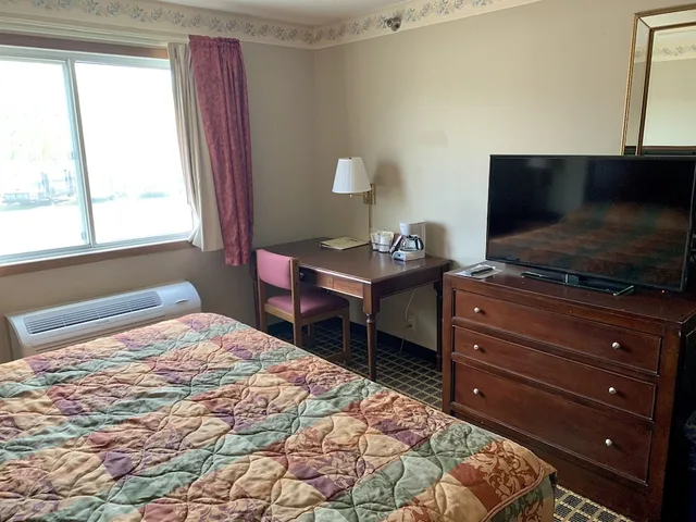 غرفة سوبيريور بسرير كينج، Country Inn Deerwood 1/3
