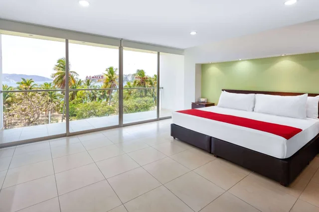 Master, Suite, 2 Queen Beds, Ocean View، Ramada by Wyndham Acapulco Hotel and Suites 1/4