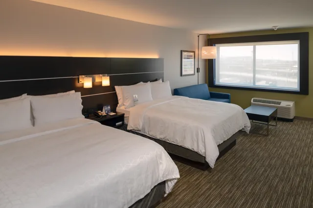 غرفة بسرير كوين لذوي الإعاقة، Holiday Inn Express Suites Tulsa Downtown Arts District 1/2