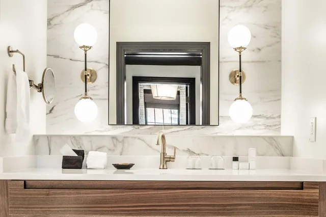جناح لذوي الإعاقة، Bottleworks Hotel 4/6