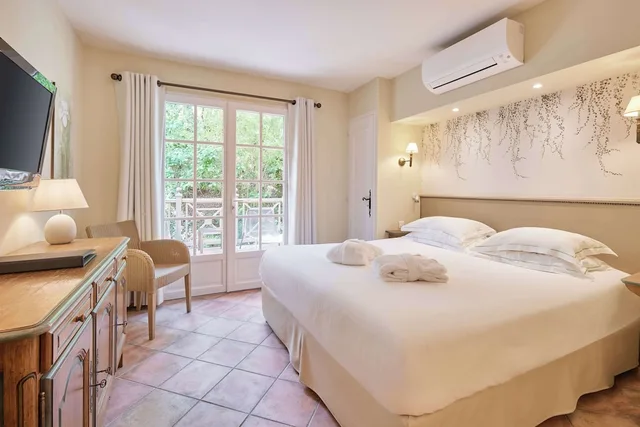 غرفة كومفورت بسرير كينج بشرفة بإطلالة، La Bastide du Calalou Hotel Spa, BW Premier Collection 1/10