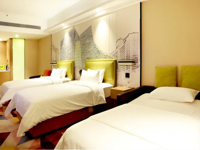 غرفة ديلوكس ثلاثية بسرير فردي، Hampton Inn Guangzhou China 2/9