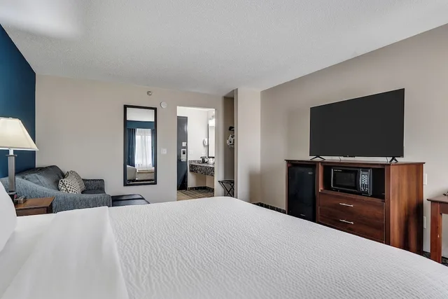غرفة قياسية بسرير كينج، Baymont By Wyndham La Crosse/Onalaska 3/10