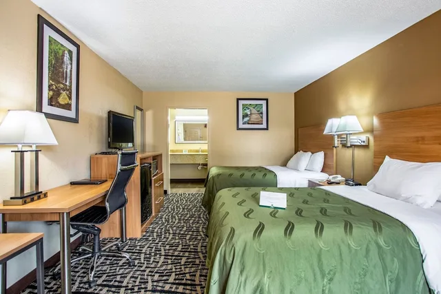 غرفة قياسية بسريرين مزدوجين، Quality Inn Bowling Green South 7/10