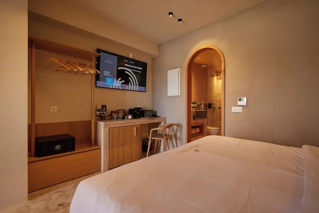 Junior Suite, King Bed, Plunge Pool, Sun Aeriko 1/5