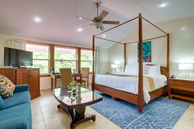 Regal, Queen Bed, Sofa، San Ignacio Resort Hotel 4/6