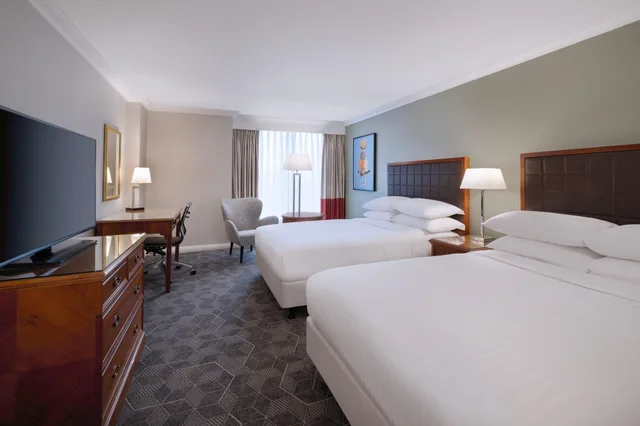 غرفة ديلوكس رباعية بسريرين مزدوجين، Delta Hotels By Marriott Heathrow Windsor 3/5