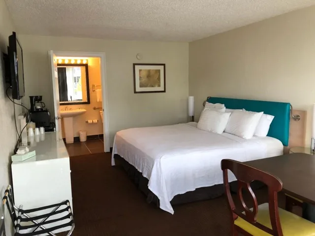 غرفة قياسية بسرير مزدوج، Floridian Hotel 2/3