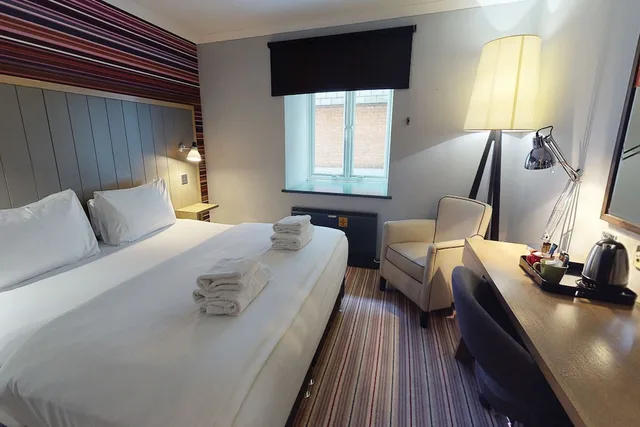 غرفة بسرير كينج، Village Urban Resort Nottingham 1/9