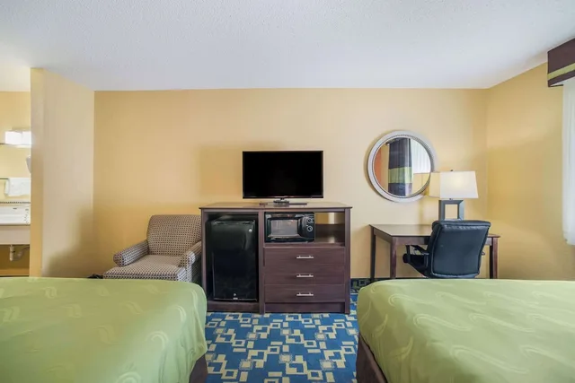 غرفة قياسية بسريرين كوين، Quality Inn O'Fallon IL - St. Louis 9/10