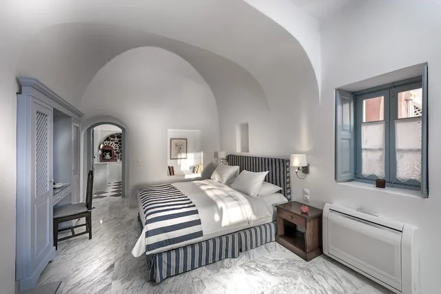 Authentic, Residence, Queen Bed, Sofa، Aigialos Niche Residences & Suites 1/10