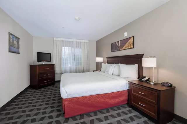 جناح بسرير كينج بغرفة نوم واحدة مع أريكة لذوي الإعاقة، TownePlace Suites by Marriott Boise Downtown/University 1/3