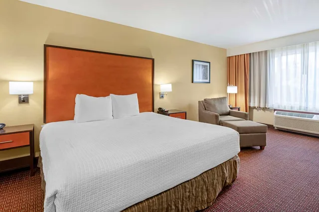 غرفة بسرير كينج لذوي الإعاقة، Best Western Cascade Inn & Suites 3/4