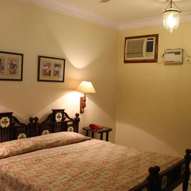 غرفة ديلوكس بسرير مزدوج، Hotel Madhuban 1/2