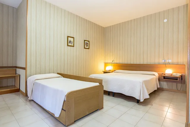 غرفة رباعية بأربعة أسرّة، Hotel Residence Ulivi E Palme 1/3