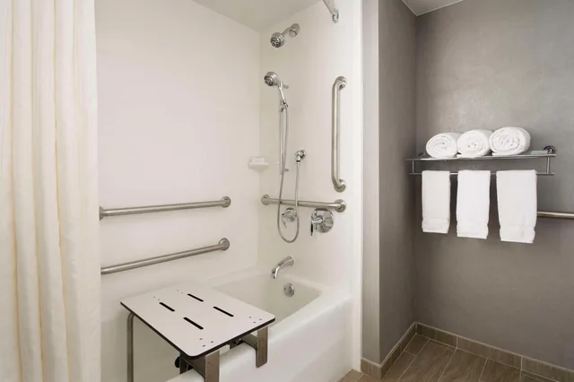استوديو بسرير كينج مع أريكة لذوي الإعاقة، HOMEWOOD SUITES BY HILTON GAITHERSBURG/ WASHINGTON, DC NORTH 6/7