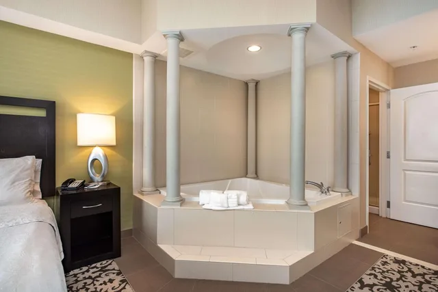 2 Bedrooms, Suite, King Bed, 2 Queen Beds, 2 Bathrooms, Jetted Tub، Homewood Suites by Hilton Oxnard/Camarillo 4/11