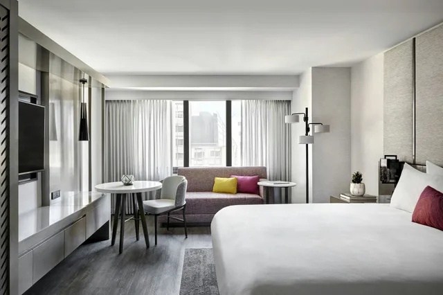 Room, San Francisco Marriott Marquis 1/2