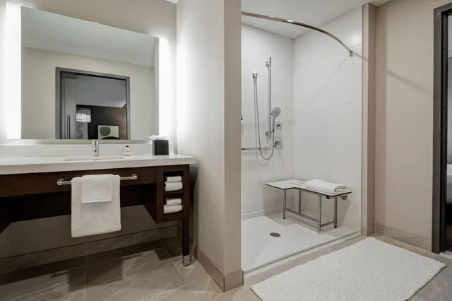 غرفة رباعية لذوي الإعاقة، Delta Hotels by Marriott Dallas Southlake 5/5