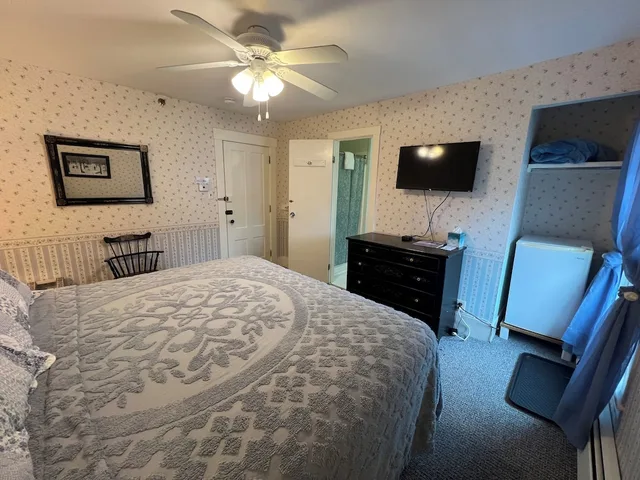 جناح عائلي بسرير كينج وسرير فردي، Echo Lake Inn 1/4