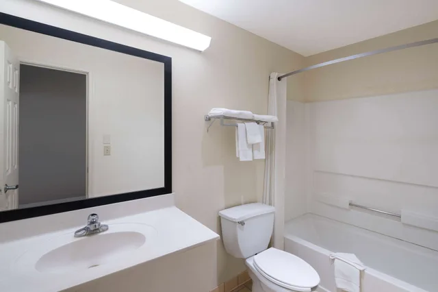 غرفة بسريرين كوين، Super 8 by Wyndham Cleveland TN 4/4