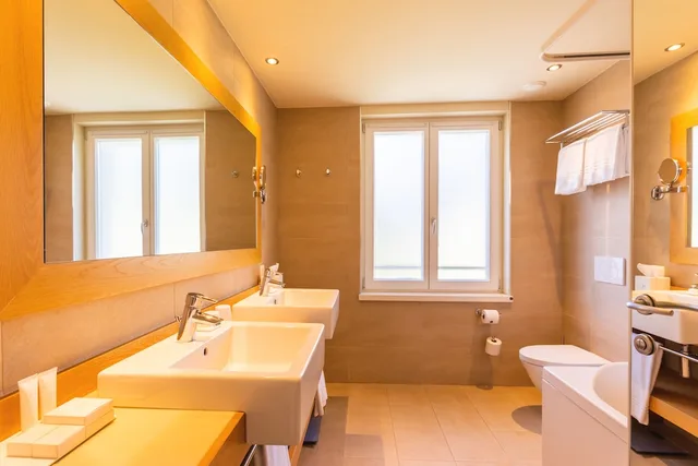 غرفة حصرية بسرير كينج بإطلالة على الحديقة، Kurhaus Cademario – Adult Only 6/6