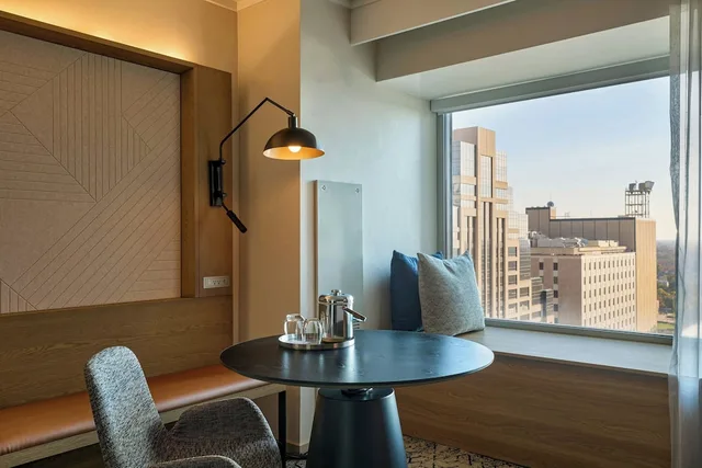 غرفة كلوب بسرير كينج، Sheraton Grand Sacramento 10/10