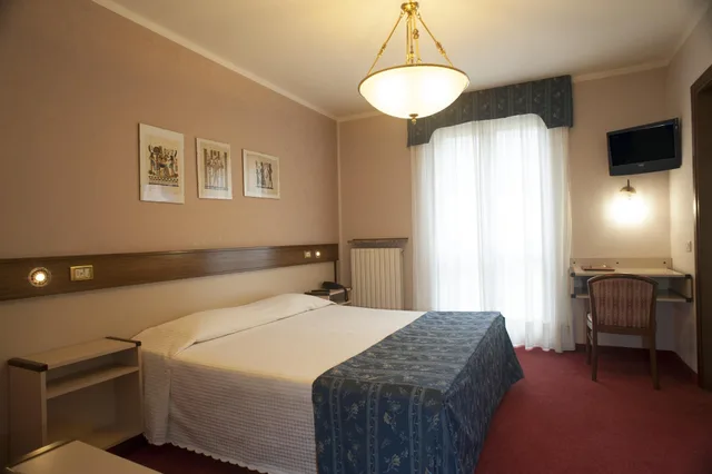 غرفة قياسية بسرير مزدوج، Hotel Papa 2/4