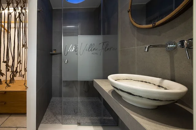 Junior Suite, Studio, Double Bed, Sofa، Hotel Villa Flora 2/3
