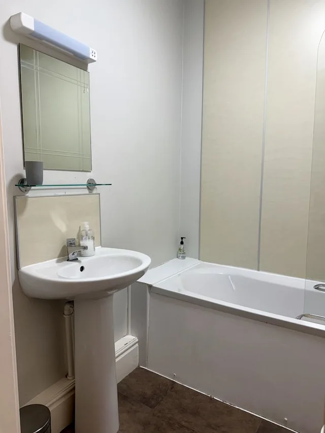 غرفة بسرير كينج في الطابق الأرضي، The Crescent Guest House 10/10