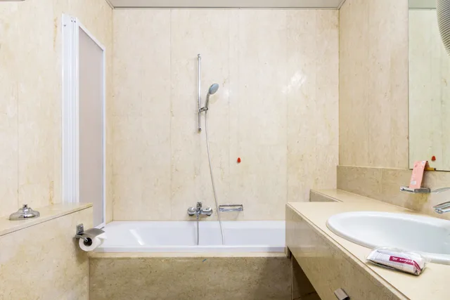 غرفة قياسية بسريرين منفصلين، B&B Hotel Milano Aosta 10/10