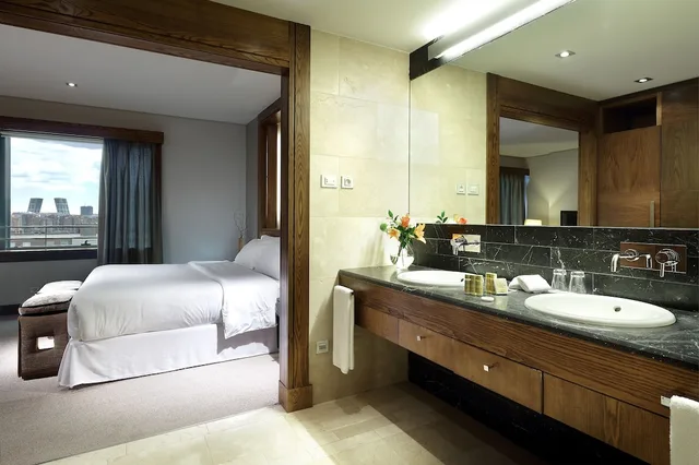 غرفة رباعية، Eurostars Suites Mirasierra 5/7