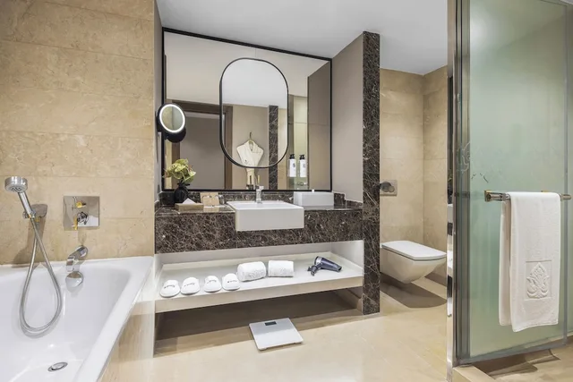 Superior, King Bed, Lateral Side Sea View، Kempinski Hotel The Dome Belek 5/6