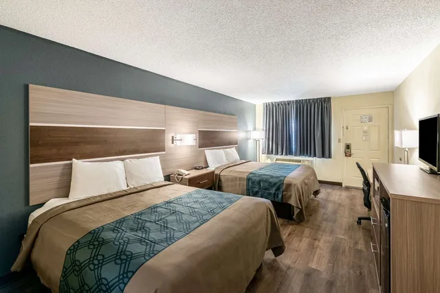 غرفة بسريرين مزدوجين، Econo Lodge Vicksburg MS 2/3