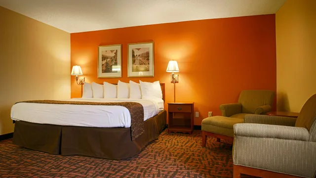 غرفة، Best Western Louisville East Inn & Suites 5/10