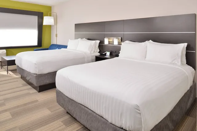جناح بسريرين كوين مع أريكة، HOLIDAY INN EXPRESS & SUITES KANSAS CITY - LEE'S SUMMIT 1/5
