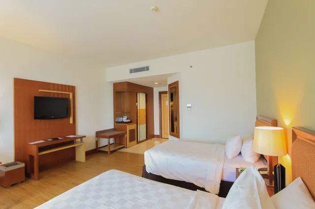 غرفة سوبيريور ديلوكس بسريرين منفصلين، SWISS-BELHOTEL MALEOSAN MANADO 2/2