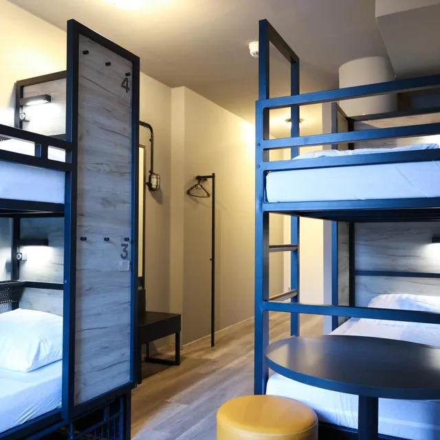 سكن مشترك للنساء، A&O Koln Neumarkt 4/4