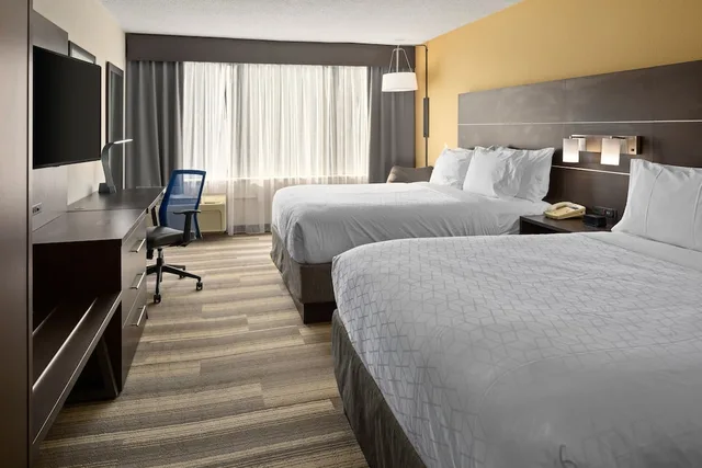 Standard, 2 Queen Beds, Accessible, Holiday Inn Express Atlanta-Kennesaw 2/6
