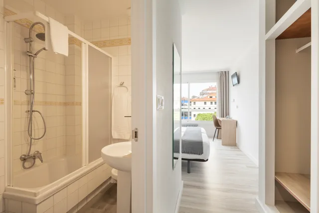 غرفة قياسية بسرير مزدوج أو سريرين منفصلين، Hotel Alda Camiño Ingles 10/10