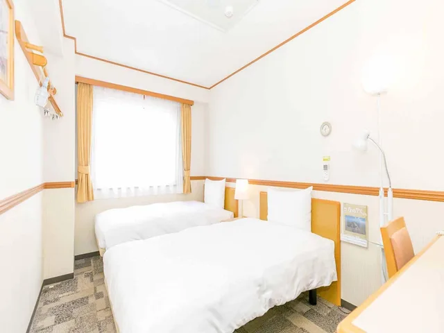 غرفة قياسية بسريرين منفصلين للمدخنين، Toyoko Inn Hakata Nishi-nakasu 5/7