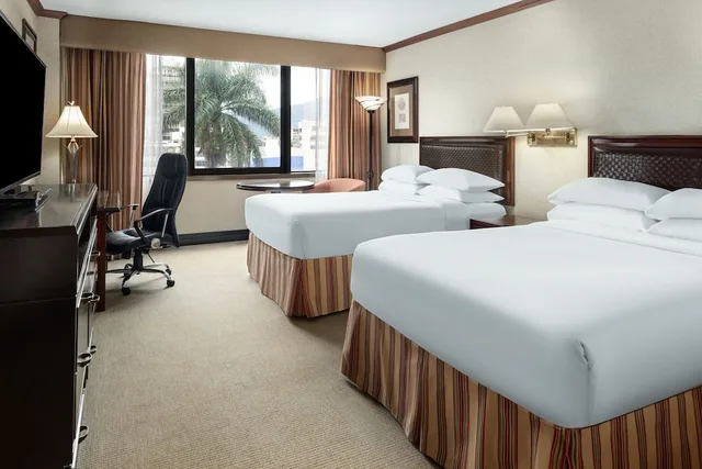 غرفة قياسية بسريرين مزدوجين بإطلالة على المدينة، Delta Hotels by Marriott San Jose Aurola 6/7