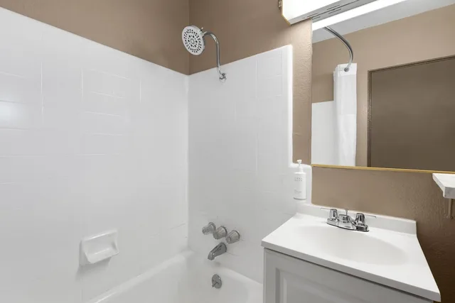 غرفة بسرير كينج، Travelodge by Wyndham Parker 6/7