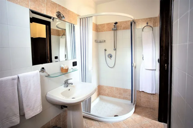 Standard, Double Bed, Marabel Hotel 2/2